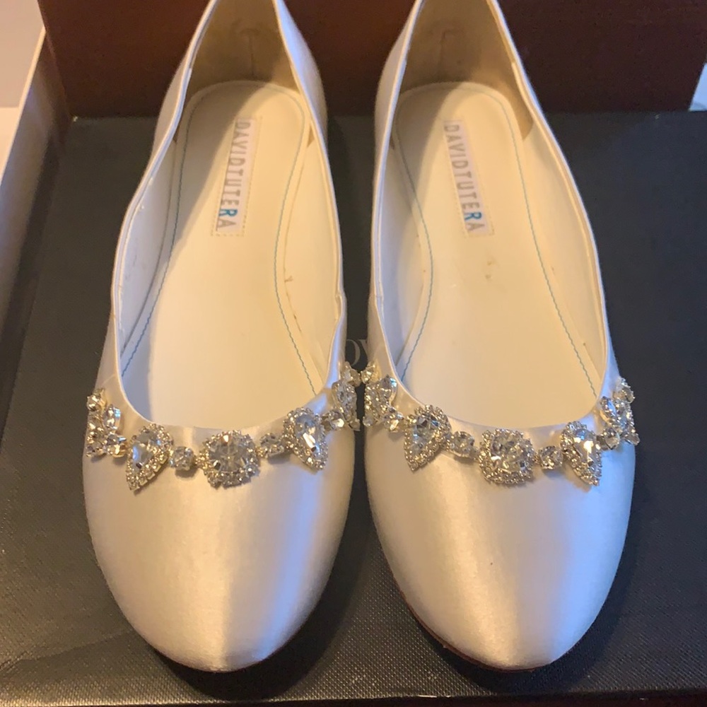 David Turera White Satin Jeweled Flats, size 7